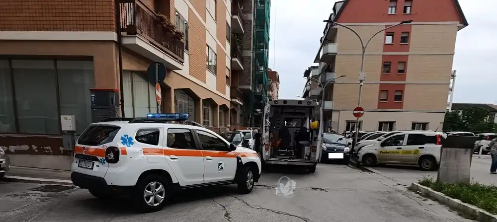 Paura in città, donna investita in pieno centro